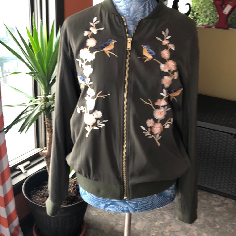 Forever 21 zip up embroidered bomber M